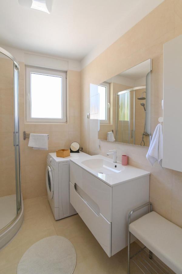 Apartman Iskra Apartment Rijeka Exterior photo