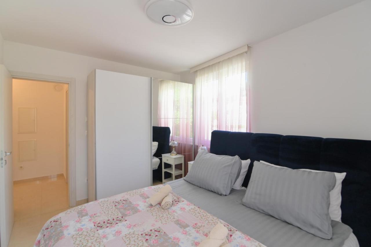 Apartman Iskra Apartment Rijeka Exterior photo