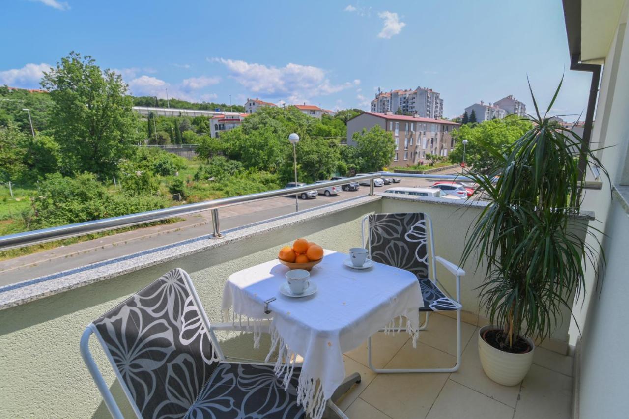 Apartman Iskra Apartment Rijeka Exterior photo