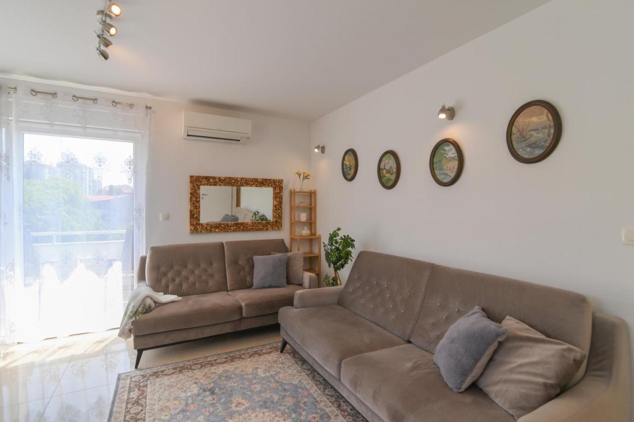 Apartman Iskra Apartment Rijeka Exterior photo
